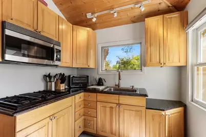 44  Oakwood St, Williams Bay, WI 53191 - Photo 8