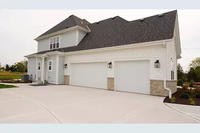 12810  Bluejay Ln, Mequon, WI 53097 - Photo 2