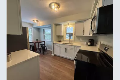 9331 W Elmore Ave, Milwaukee, WI 53222 - Photo 6