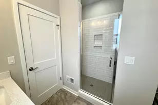W255S5377 Primrose Ln, Waukesha, WI 53189 - Photo 18