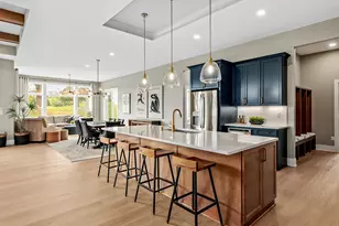 W208N5633 Turnberry Ln, Menomonee Falls, WI 53051 - Photo 10