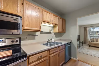 149  Linden Ln #2, Thiensville, WI 53092 - Photo 6