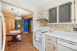 N67W6928 Cleveland St, Cedarburg, WI 53012 - Photo 16