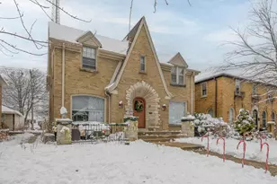 4111 N Woodburn St, Shorewood, WI 53211 - Photo 2