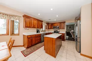 443 Quail Point Dr, Racine, WI 53406 - Photo 12