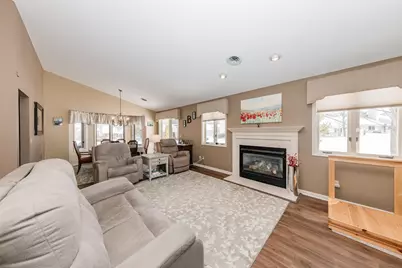 443  Quail Point Dr, Racine, WI 53406 - Photo 6