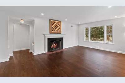 102 W Calumet Rd, Fox Point, WI 53217 - Photo 6