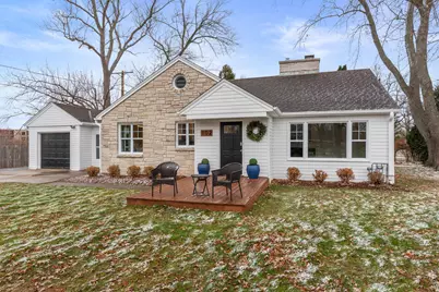 102 W Calumet Rd, Fox Point, WI 53217 - Photo 2