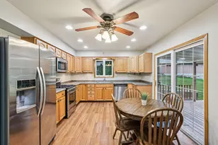 N7427 Hillendale Pkwy, Beaver Dam, WI 53916 - Photo 8