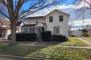 608 E Washington St, Delavan, WI 53115 - Photo 1