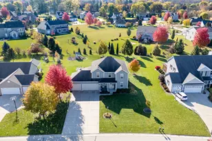 N42W22833 Beacon Ct, Pewaukee, WI 53072 - Photo 1