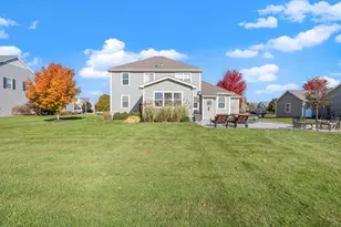 N42W22833 Beacon Ct, Pewaukee, WI 53072 - Photo 34