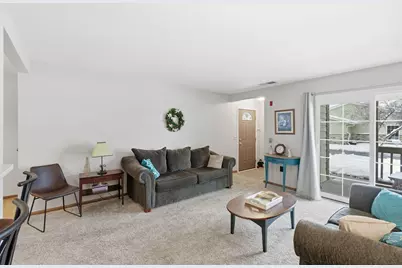 4821  Easy St #Unit 5, Delafield, WI 53029 - Photo 2