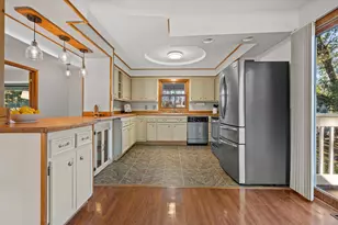 12763 N East Shoreland Dr, Mequon, WI 53092 - Photo 12