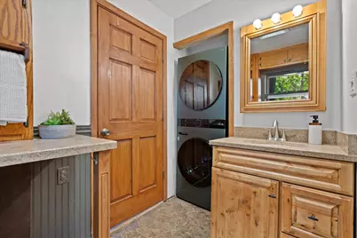12763 N East Shoreland Dr, Mequon, WI 53092 - Photo 32