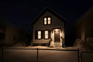 2820 N Palmer St, Milwaukee, WI 53212 - Photo 2