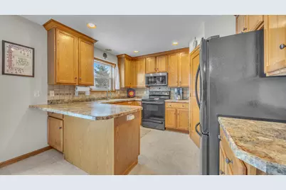 N6559  Carrington Dr, Fond du Lac, WI 54937 - Photo 8