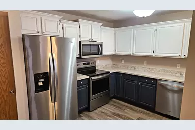 4887  Easy St #11, Delafield, WI 53029 - Photo 4