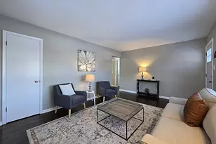 419 Peters Dr, Waukesha, WI 53188 - Photo 8