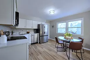 419 Peters Dr, Waukesha, WI 53188 - Photo 4