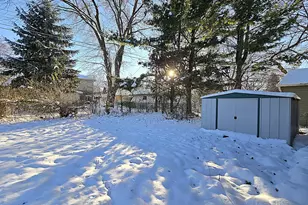 419 Peters Dr, Waukesha, WI 53188 - Photo 26