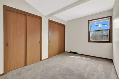 8127 S Legend Dr #D, Franklin, WI 53132 - Photo 18