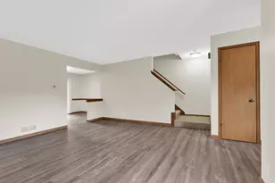 8127 S Legend Dr, Franklin, WI 53132 - Photo 8