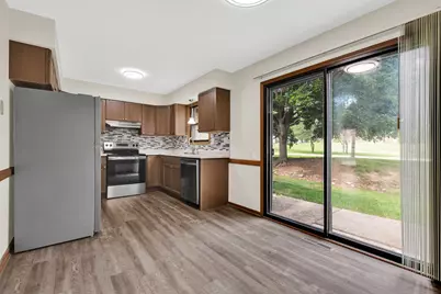 8127 S Legend Dr #D, Franklin, WI 53132 - Photo 12