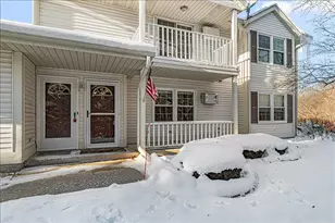 831 Devonshire Ln, West Bend, WI 53090 - Photo 2