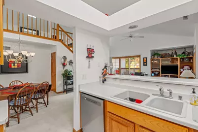 2215  Circle Rdg #D, Delafield, WI 53018 - Photo 12