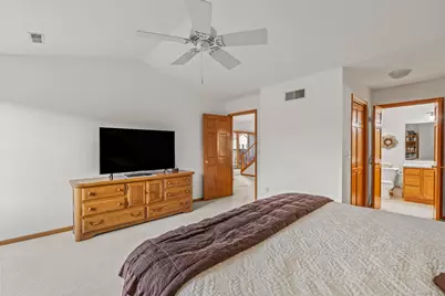 2215  Circle Rdg #D, Delafield, WI 53018 - Photo 18