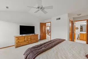 2215 Circle Ridge, Delafield, WI 53018 - Photo 18