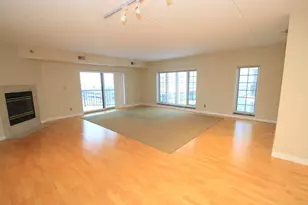 333 Lake Ave, Racine, WI 53403 - Photo 6