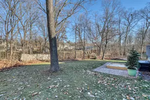 S77W19942 Holly Patch Ct, Muskego, WI 53150 - Photo 12