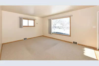 3819 S 53rd St, Milwaukee, WI 53220 - Photo 6