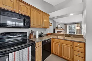 6936 Dale Dr, Racine, WI 53402 - Photo 8