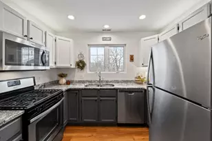 1085 Lakeland Dr, Geneva, WI 53147 - Photo 8