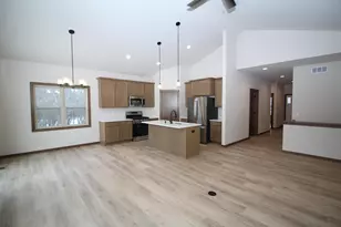 522 Calvin Ln, Racine, WI 53406 - Photo 6