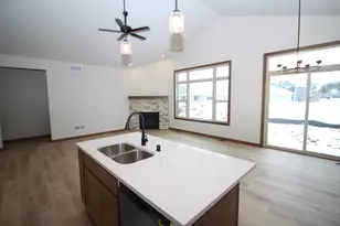 522 Calvin Ln, Racine, WI 53406 - Photo 8