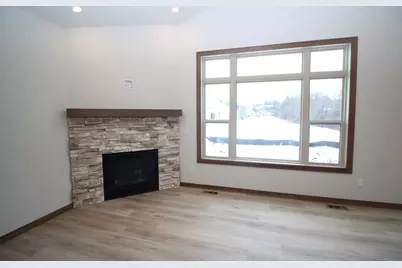 522  Calvin Ln, Racine, WI 53406 - Photo 12