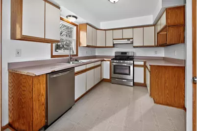 N39W5483  Wilshire Dr, Cedarburg, WI 53012 - Photo 6