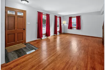 N39W5483  Wilshire Dr, Cedarburg, WI 53012 - Photo 4