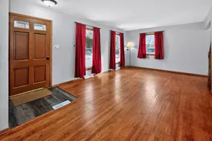 N39W5483 Wilshire Dr, Cedarburg, WI 53012 - Photo 4