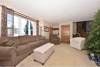 W213N16501  Glen Brooke Dr, Jackson, WI 53037 - Photo 4