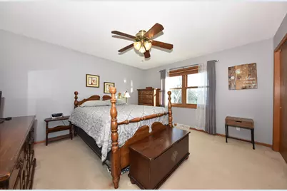 W213N16501  Glen Brooke Dr, Jackson, WI 53037 - Photo 10