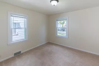 7208  33rd Ave, Kenosha, WI 53142 - Photo 6