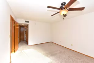 1730 W Green Tree Rd, Glendale, WI 53209 - Photo 16