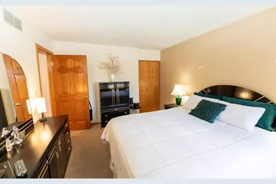 W174N8125  Shady Ln, Menomonee Falls, WI 53051 - Photo 14