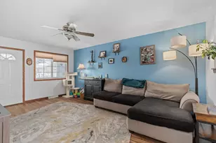 928 Broadmoore Dr, Hartford, WI 53027 - Photo 12