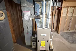 4334 W Eggert Pl., Milwaukee, WI 53218 - Photo 12